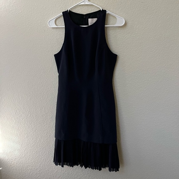 Cinq à Sept | Elegant Navy Catriona Silhouette Pleated Crepe Hem Dress | Size 2 - Picture 7 of 14